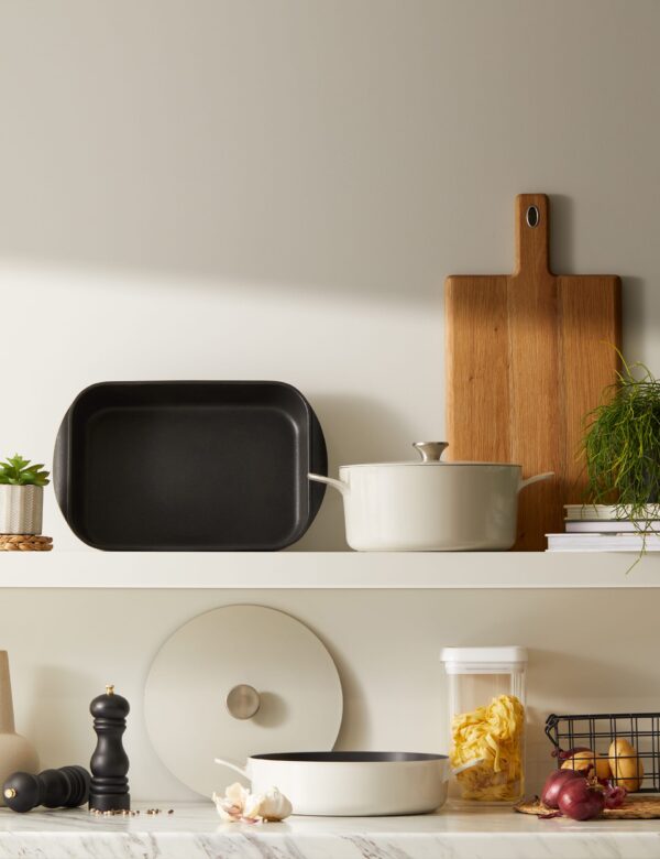 Cast Aluminium 4.5L Casserole Dish Cast Aluminium 4.5L Casserole Dish