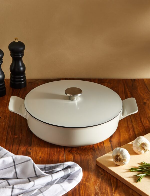 Cast Aluminium 4.5L Casserole Dish Cast Aluminium 4.5L Casserole Dish