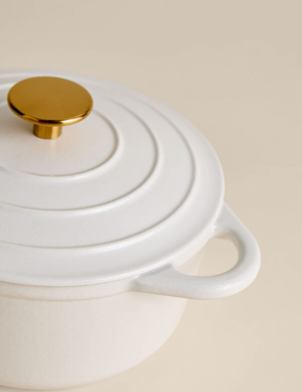 Cast Iron Medium Casserole Dish